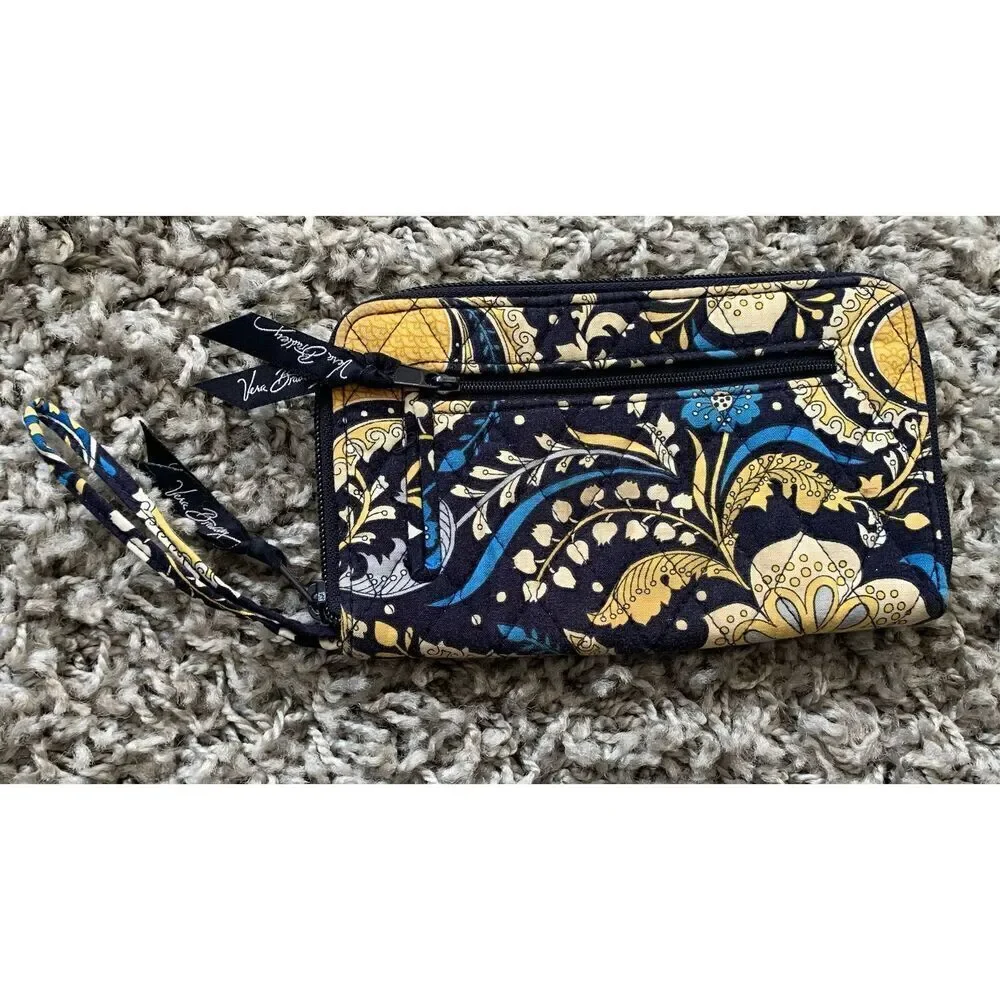 VERA BRADLEY Zip Around Ellie Blue Elephants Wallet Wristlet QUILTED - Picture 2 of 4